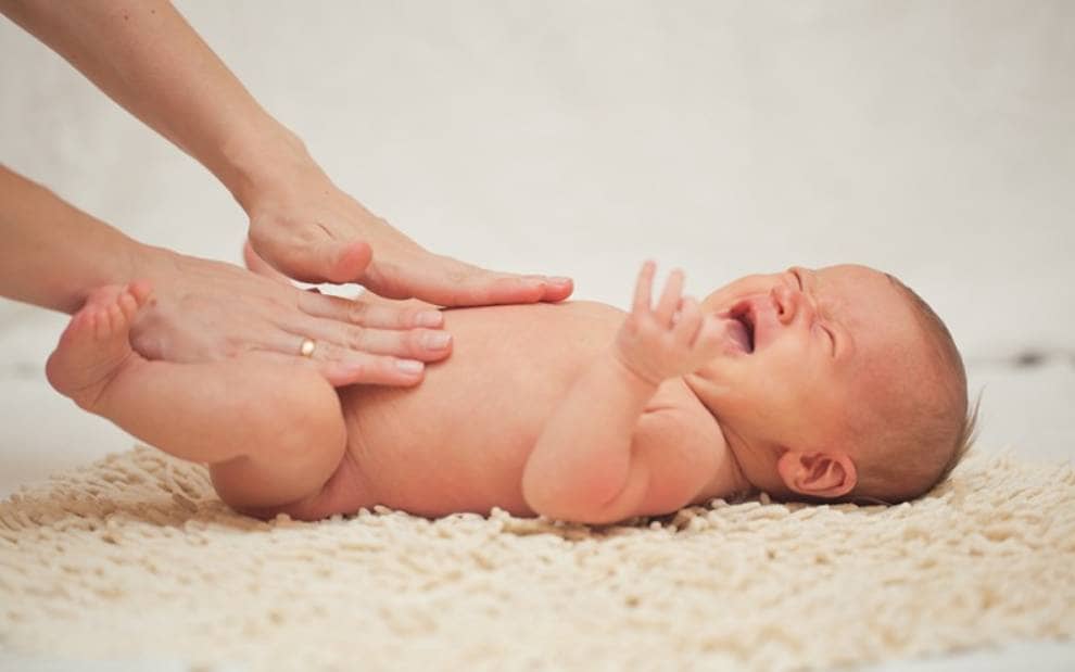 روش‌های درمان یبوست نوزاد و رفع گاز معده